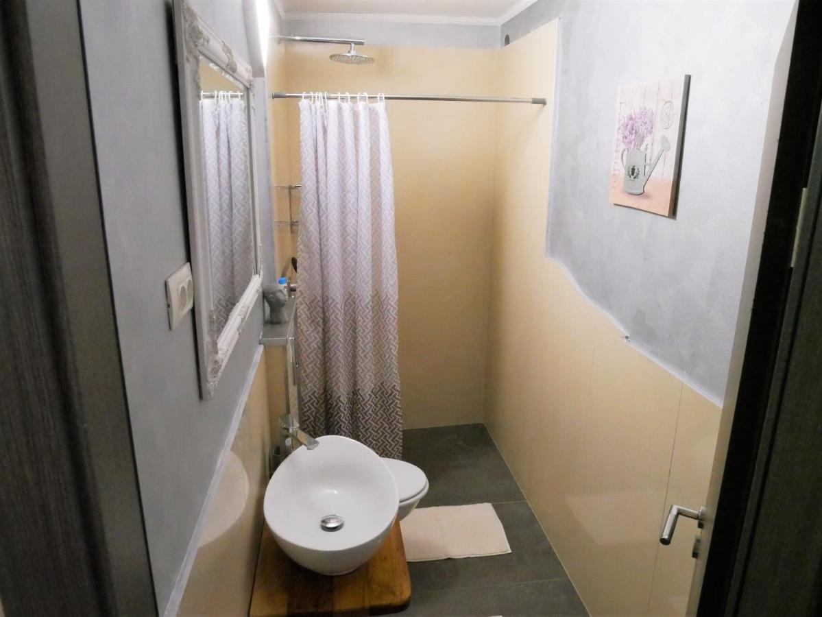 Apartments Kety ロヴィニ エクステリア 写真