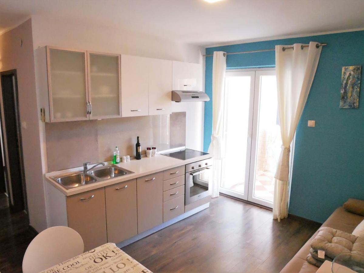 Apartments Kety ロヴィニ エクステリア 写真